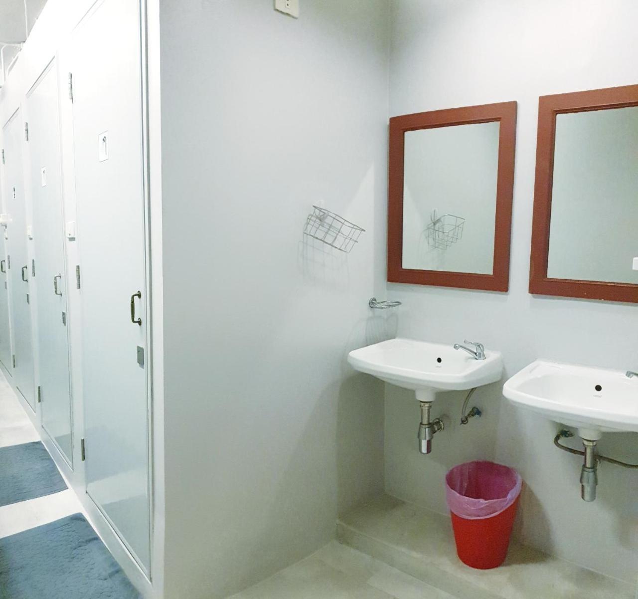Cooper Hostel Bangkok Ngoại thất bức ảnh