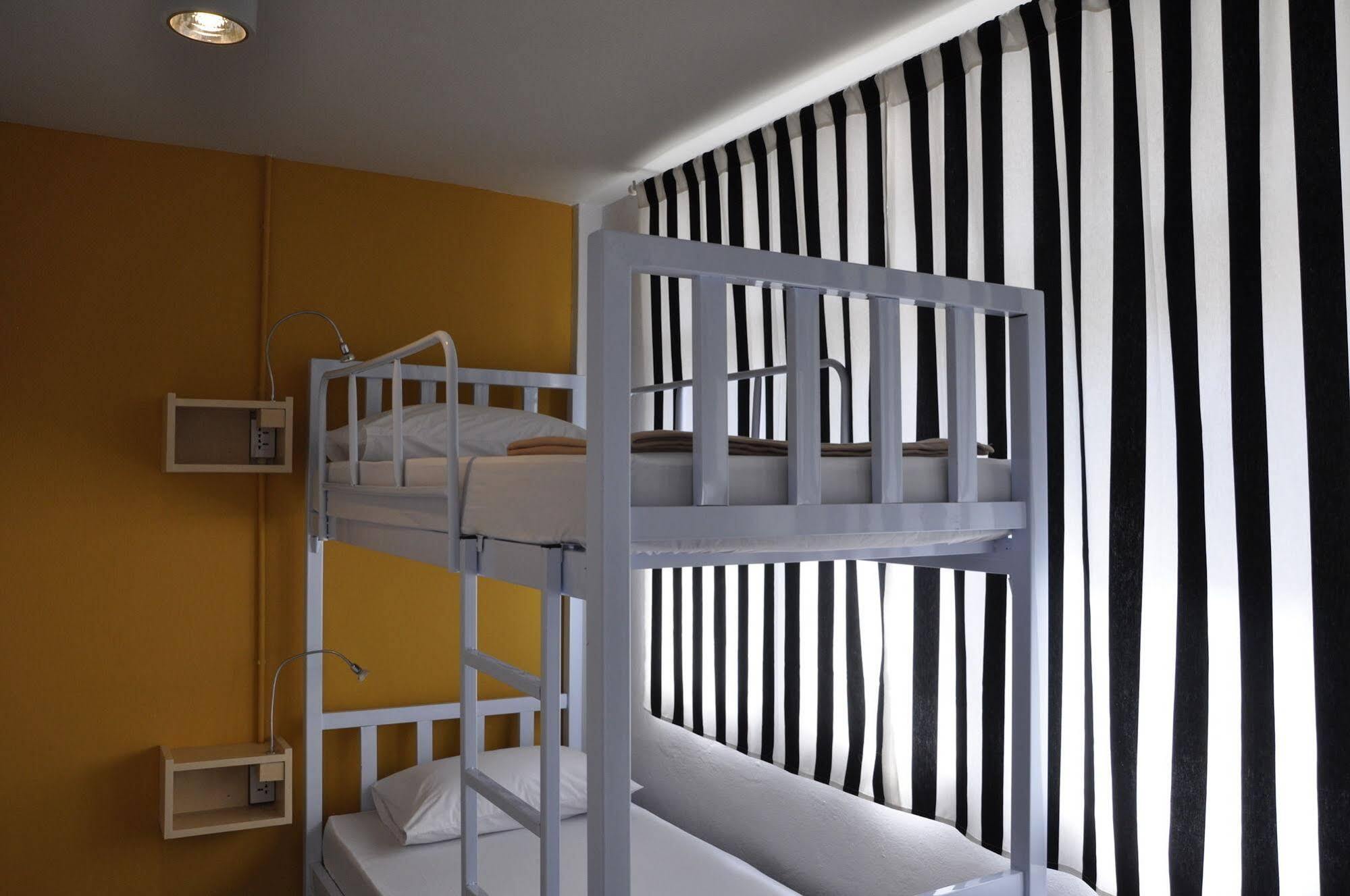 Cooper Hostel Bangkok Ngoại thất bức ảnh